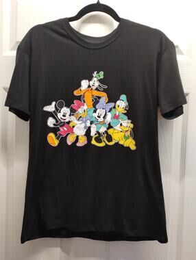 Disney Women's Size Large Mickey Mouse & Friends Black Character Graphic T-Shirt